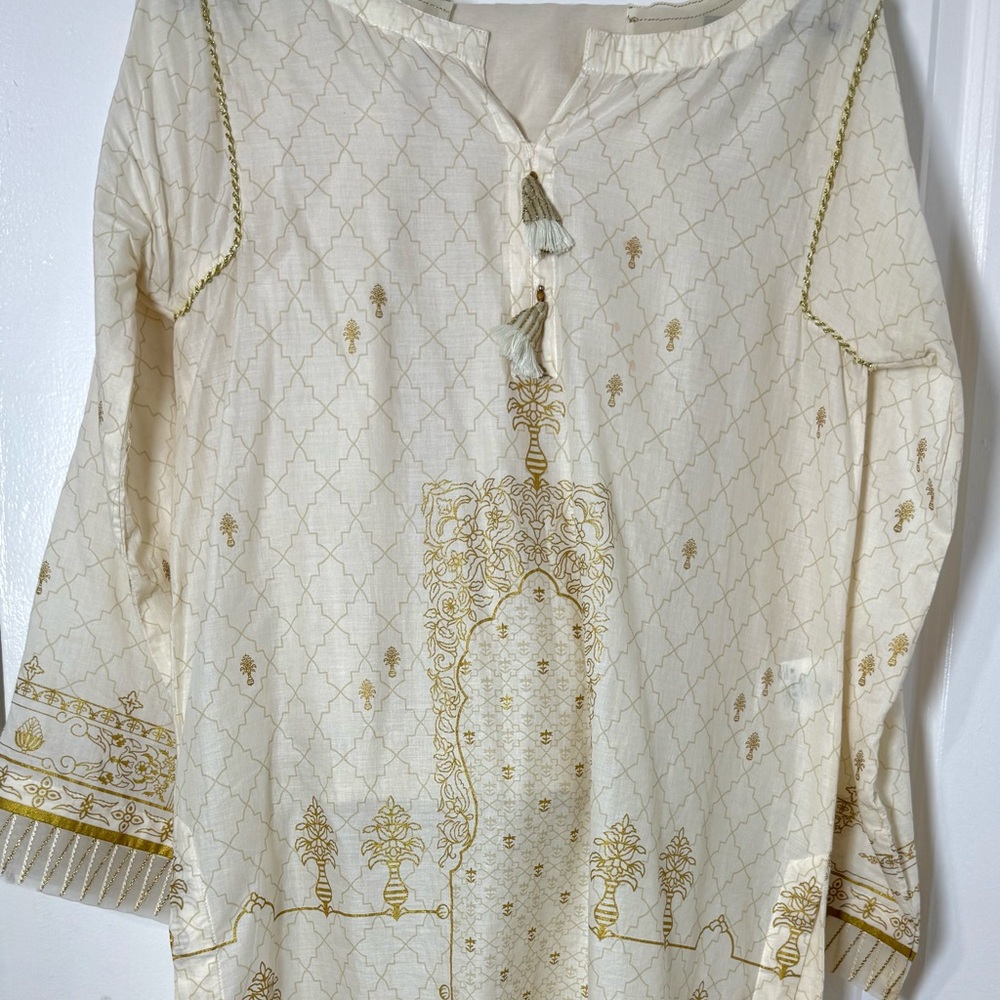 Elegant Cream and Gold Set